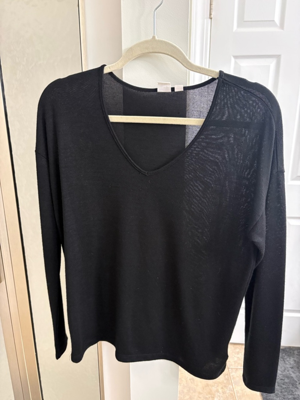 GAP Black V-Neck Women’s Sweater - Lightweight Knit